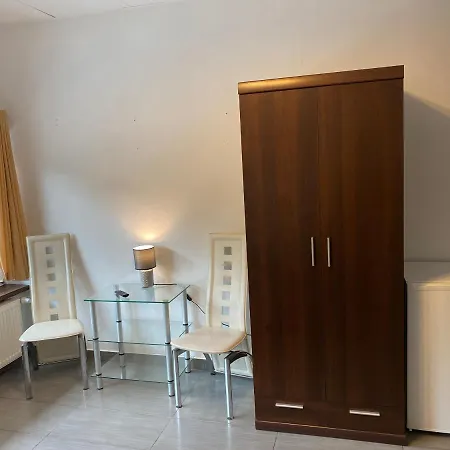 Superjednostka Korfantego 24 شقة